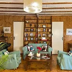 Houseboat65 - Historic Home On The Nile - Central Cairo